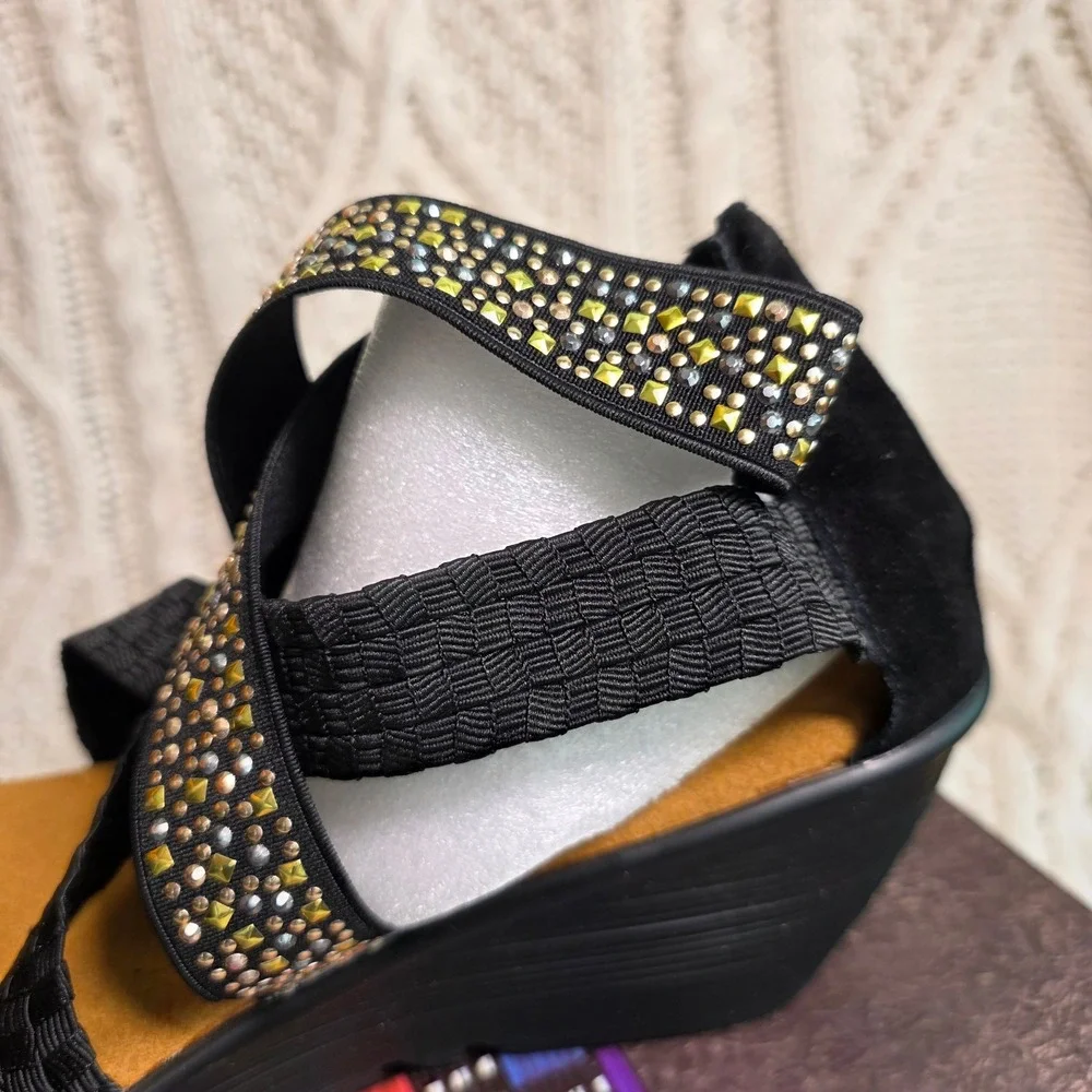 Bernie Mev Luscious Wedge Sandals Black Gold Studded Strappy Womens 41 10 NEW